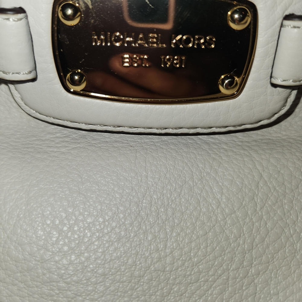 MK Purse - Picture 2 of 7